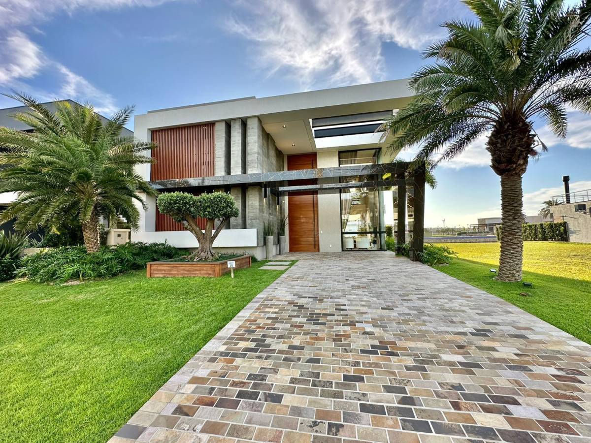 Casa em Condomínio 5 dormitórios em Xangri-lá | Ref.: 9251