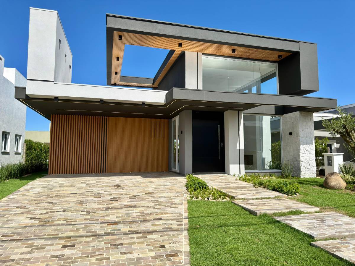 Casa em Condomínio 4 dormitórios em Capão da Canoa | Ref.: 9500